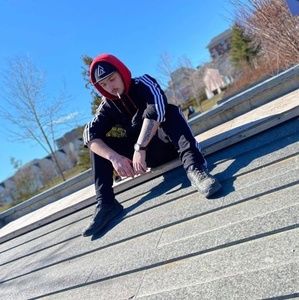 Meet your Posher, Mikael